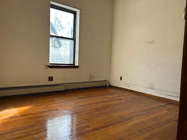 Building Photo 3