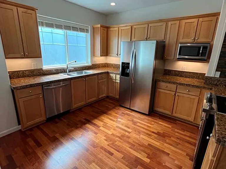 10308 SW Hollyridge Ln — Photo 6