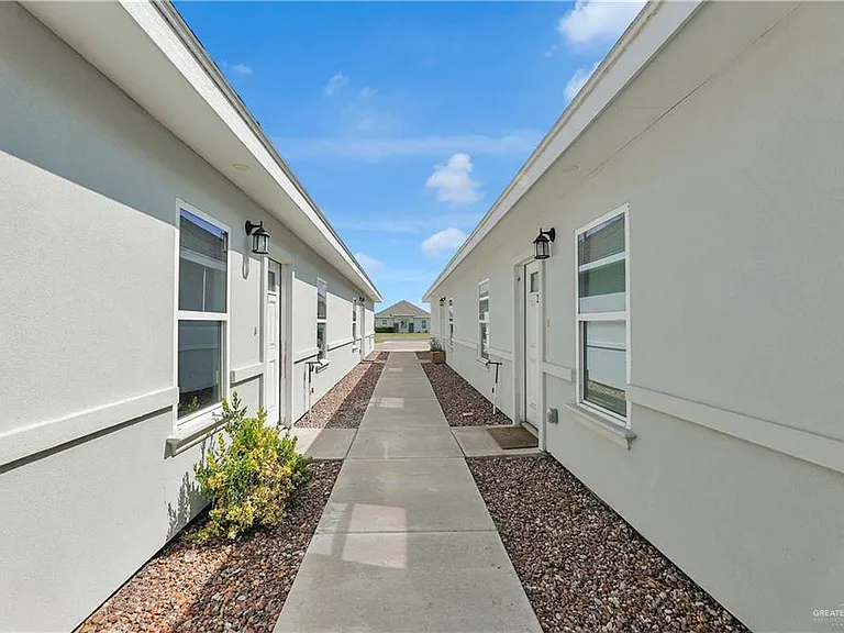 5201 N Winona Dr #3 — Photo 2