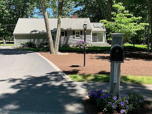 New cobble lined driveway