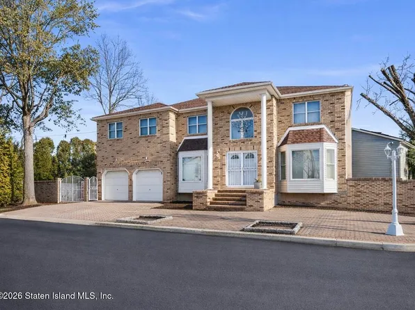 21 Kerry Ln, Staten Island, NY 10307