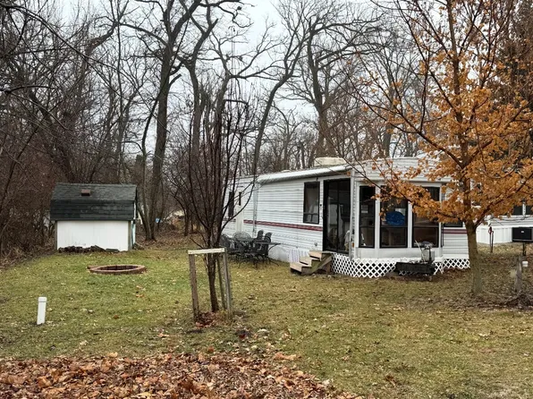 23-121 Woodhaven Lakes, Sublette, IL 61367