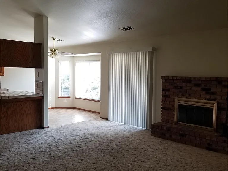 444 N Tommy St — Photo 4