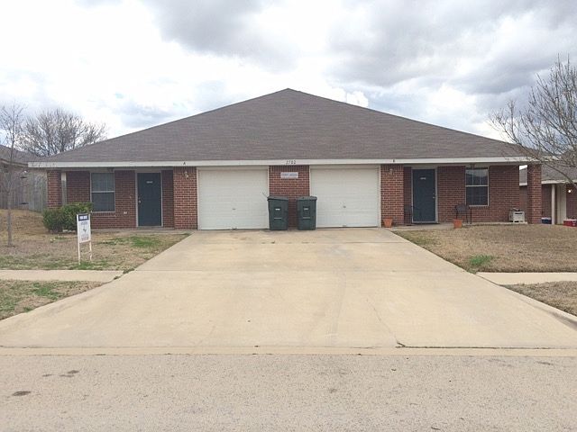 1st image of 2702 Lucille Dr #B