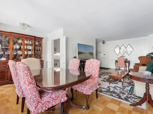 15 West 72nd Street image 4 of 18