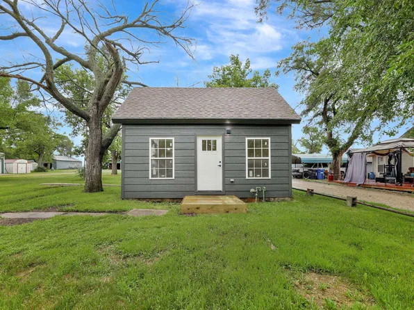 414 W High St, Leon, KS 67074