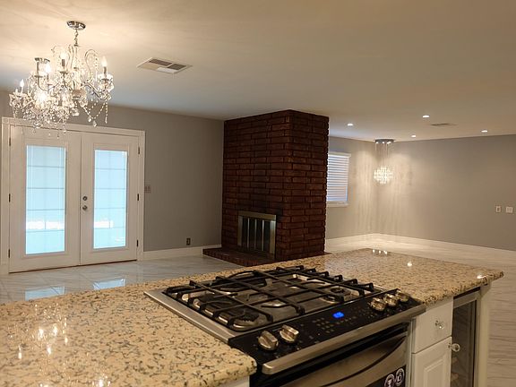 4th image of 1705 Rockcrest Dr