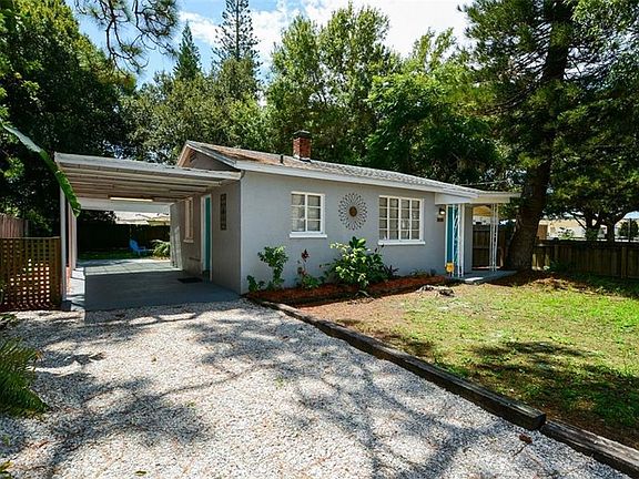 3rd image of 1072 Putnam Dr