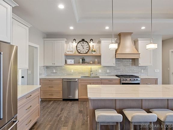 4th image of 275 Quiet Meadows Dr