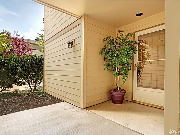 2nd image of 4081 224th Ln SE APT 114