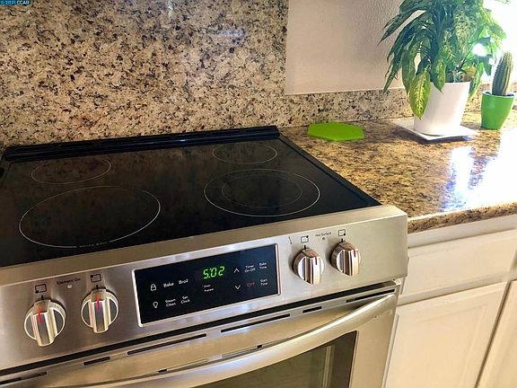 glass cooktop on the electric stove