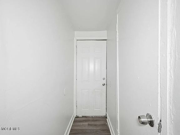 4th image of 266 Hills Pl #1