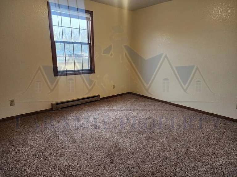 1725 Fetterman Dr #B — Photo 7