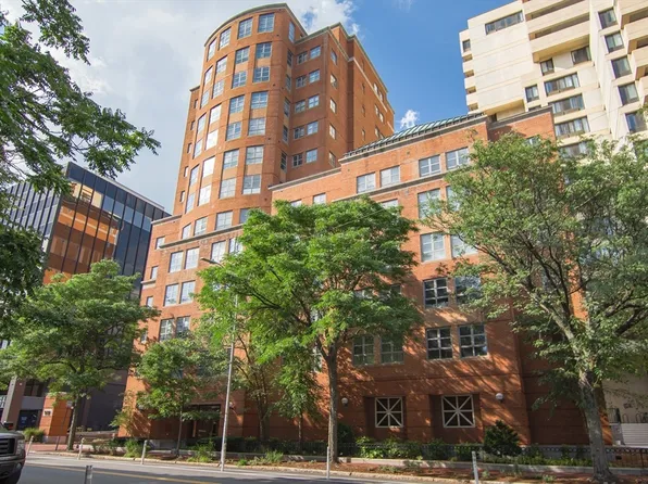 931 Massachusetts Ave APT 902, Cambridge, MA 02139