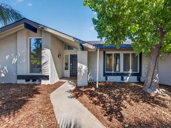 451 McArthur Ave, Clovis, CA 93611