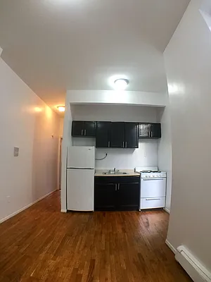 Rented by Uptown Flats LLC | media 13