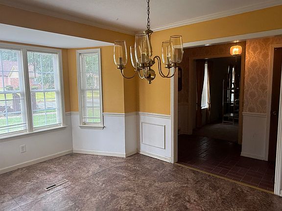 3rd image of 5276 Cresser St
