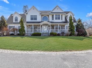 4 Gianna Court, Hauppauge, NY