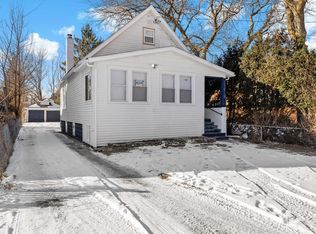 13818 Division St, Blue Island, IL 60406