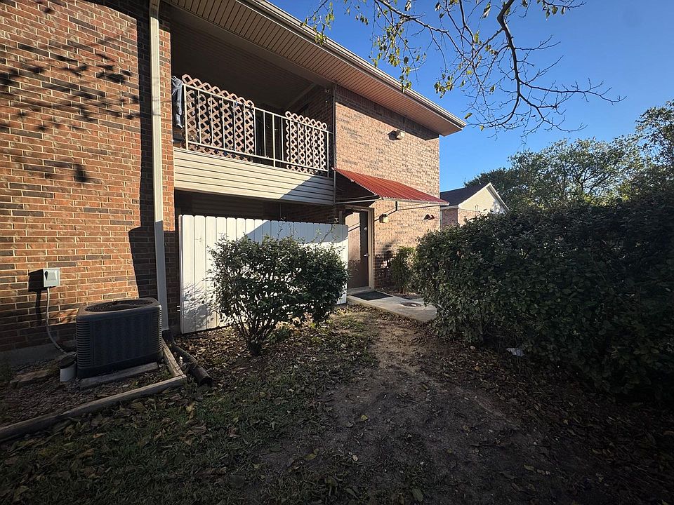 1st image of 105 S 5th St #123