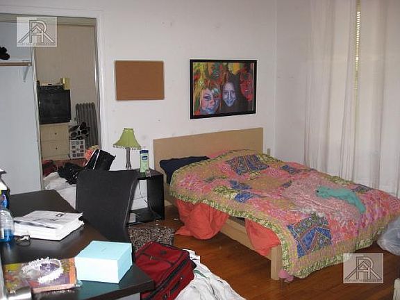 3rd image of 35 Cummings Rd APT B