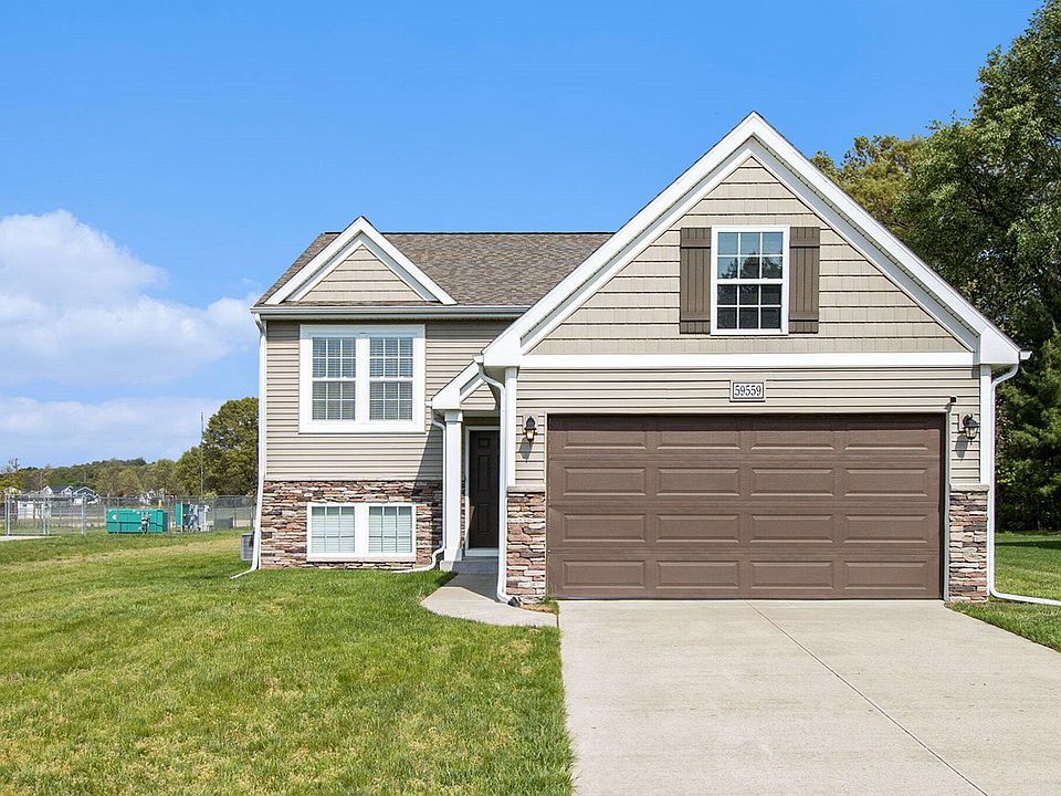 1st image of 59559 Ravenna Dr