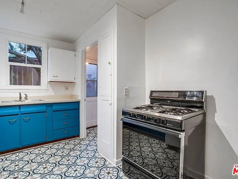 3221 Berkeley Ave — Photo 10