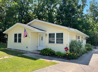 4500 NE Scenic Dr, Peoria, IL 61615