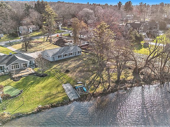 4th image of 3059 Thorncrest Dr SE