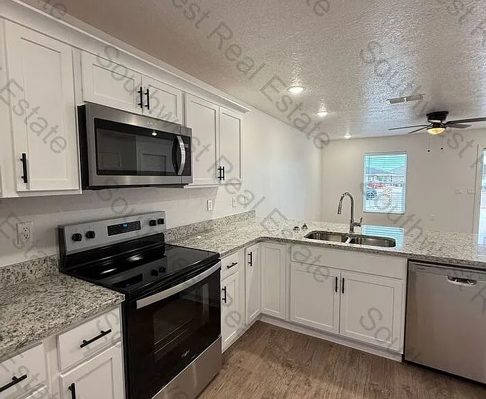 1325 Mission Dr #B — Photo 3