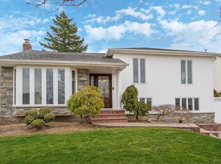 54 Froehlich Farm Rd, Hicksville, NY 11801