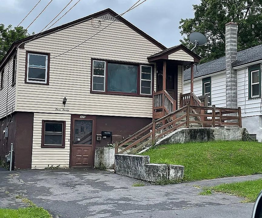 1st image of 320 Boyden St