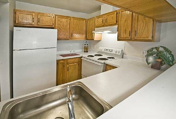 2nd image of 12 Benedict Ave