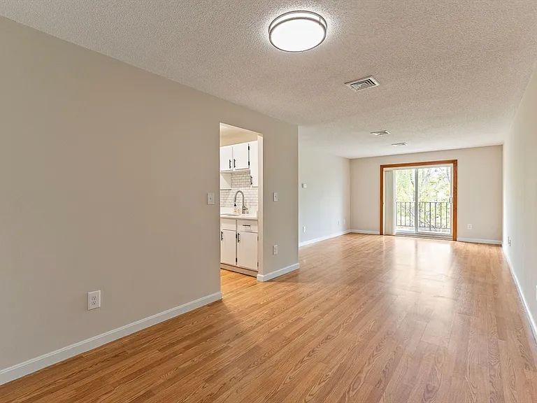 45 Loomis St #317 — Photo 1