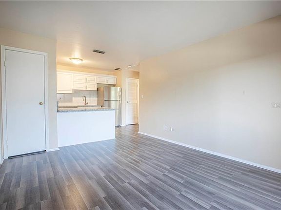 2nd image of 1400 Gandy Blvd N Unit 514