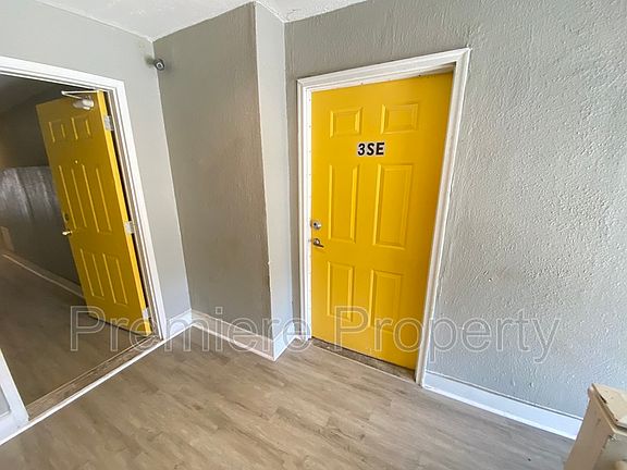 3rd image of 3000 E Linwood Blvd Unit 3SE