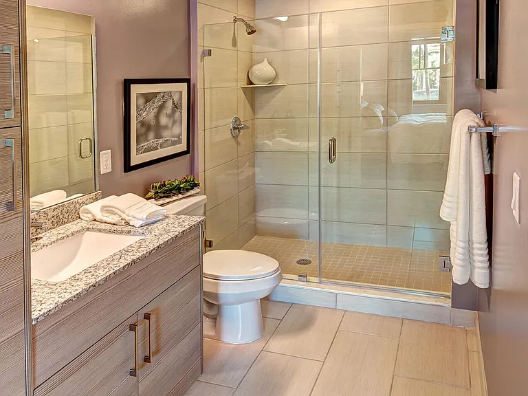 Bathroom | European-style cabinetry