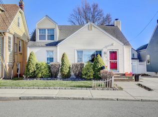 34 Ling St, Fords, NJ 08863