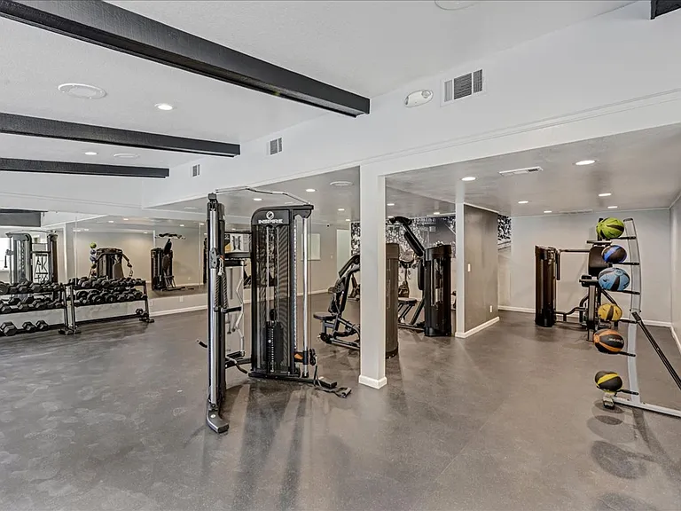 Corona Pointe Resort — Photo 63