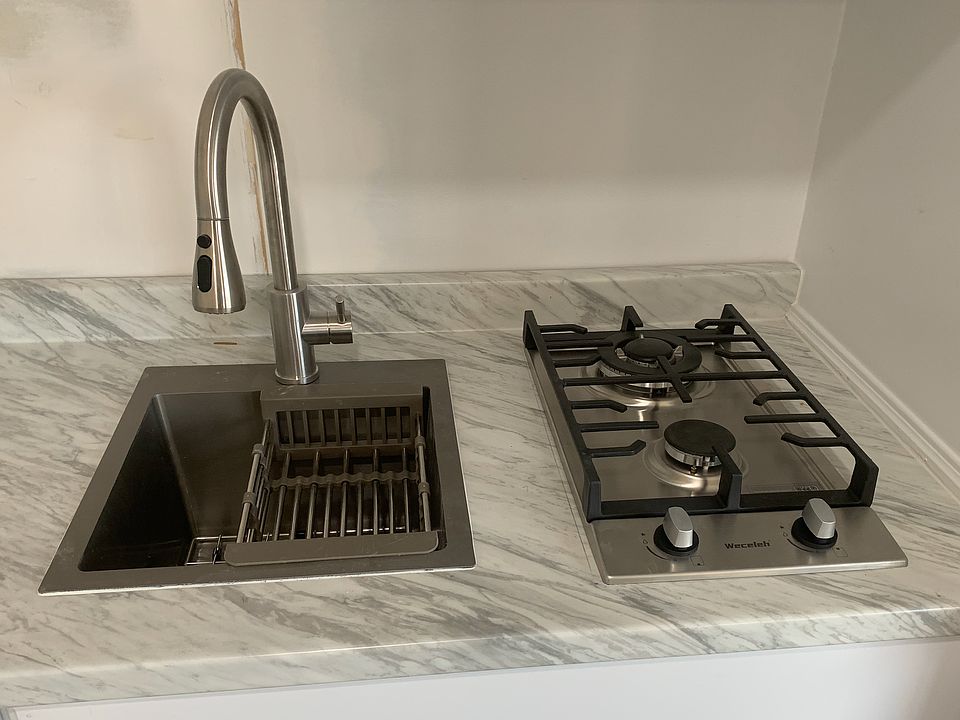 Full kitchenette