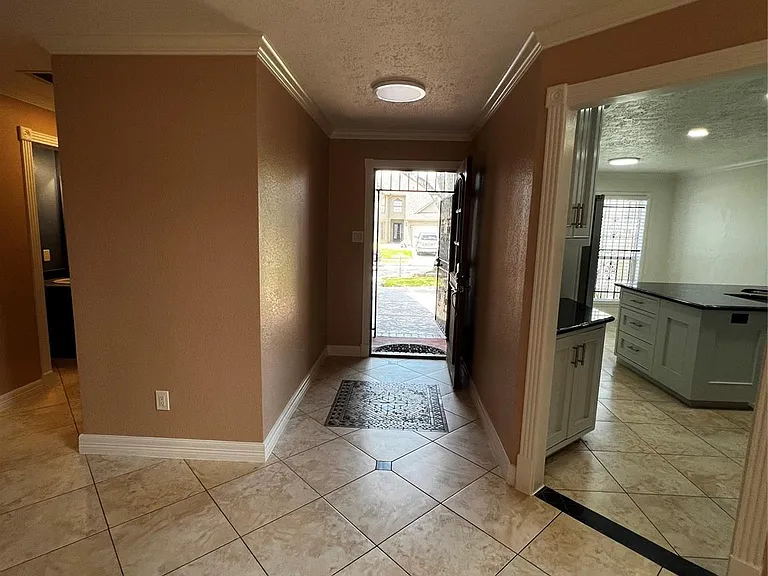 7719 Valera Ln — Photo 11