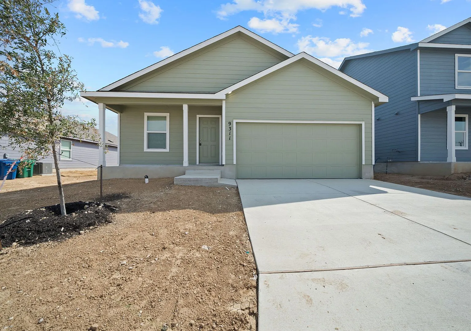 3 Bedroom/2 Bath Crescent Hills Subdivision — Photo 1