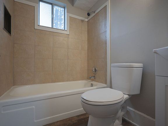 4th image of 2948 Mogadore Rd APT 5