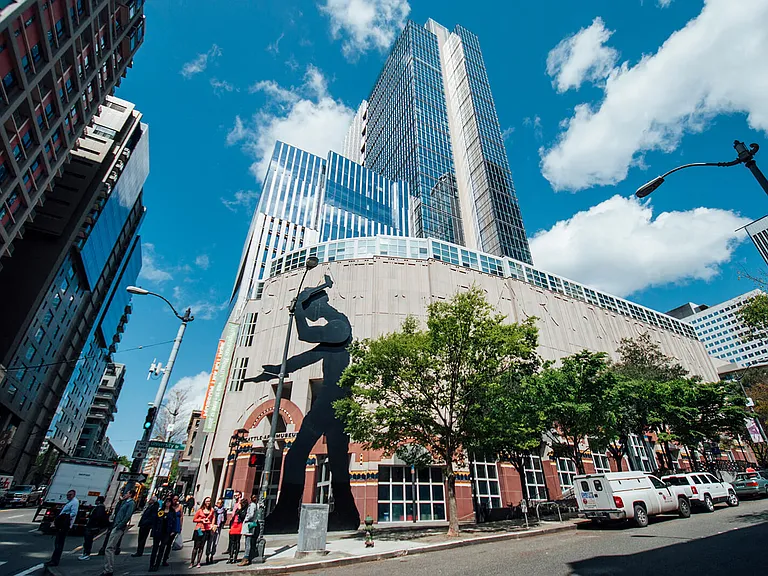The SAM is nearby and Seattle's Hammering Man
