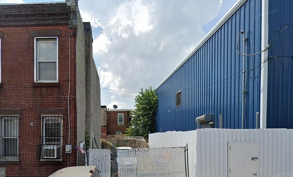 2nd image of 2032 E Auburn St