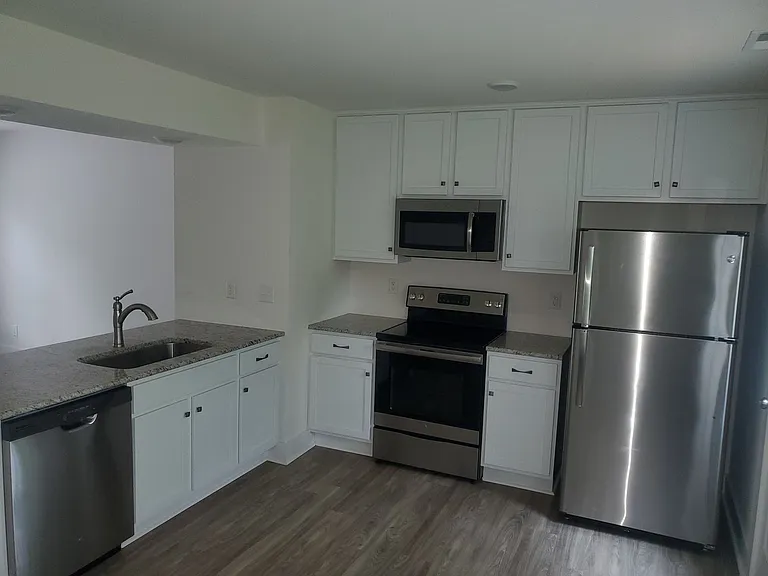 203 N Dillard St #D — Photo 5