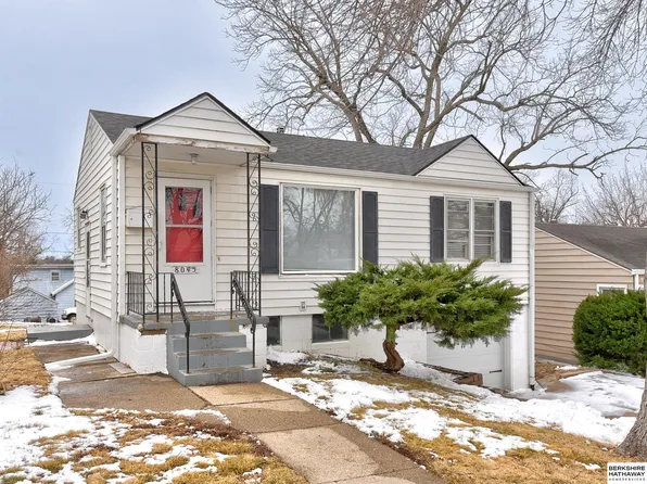 8045 Maywood St, Ralston, NE 68127