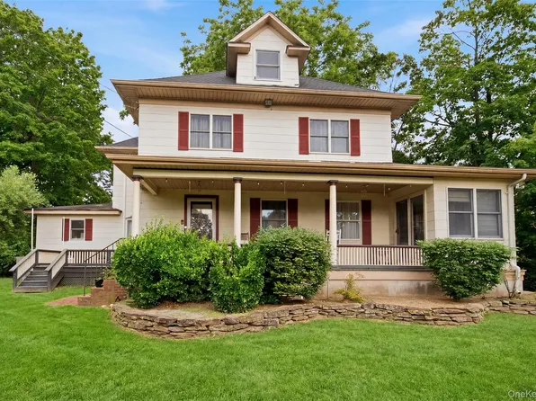 863 Lake Road, Huntington, NY 11743