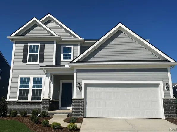 820 Kuss Dr, Saline, MI 48176