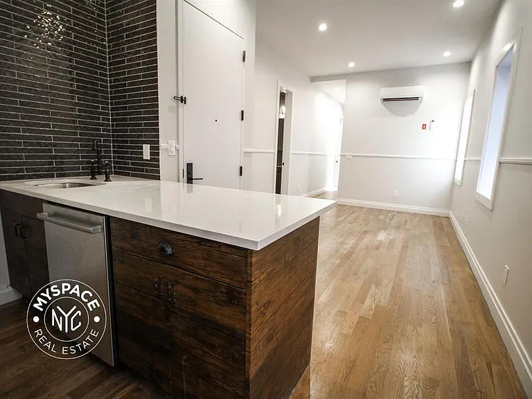 1824 Palmetto St #2R — Photo 2